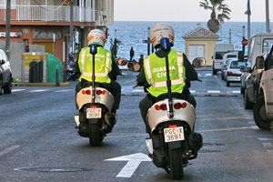 Guardias Civiles en motos